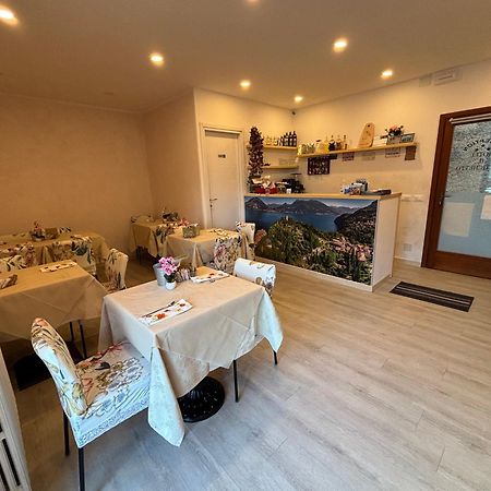Hotel Diffuso Il Portichetto Vezio Perledo ภายนอก รูปภาพ